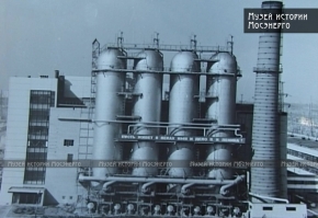 ТЭЦ-28, уникальный опытно-промышленный стенд по испытанию первой в ОАО «Мосэнерго» теплонасосной установки, 1990 –е годы. В 1999 – 2000 годах в условиях реальной эксплуатации на ТЭЦ была продемонстрирована возможность эффективной передачи низкопотенциальной сбросной теплоты из конденсатора турбины в теплосеть
