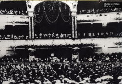 Заседание 8-го съезда Советов в Большом театре, 1920 год
