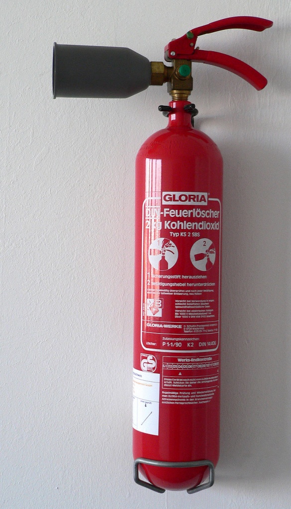 800px-Feuerloescher_fcm.jpg 800px-Feuerloescher_fcm.jpg